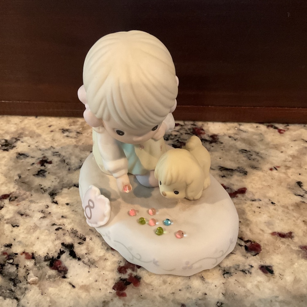 Precious Moments age 8 - Picture 2 of 6